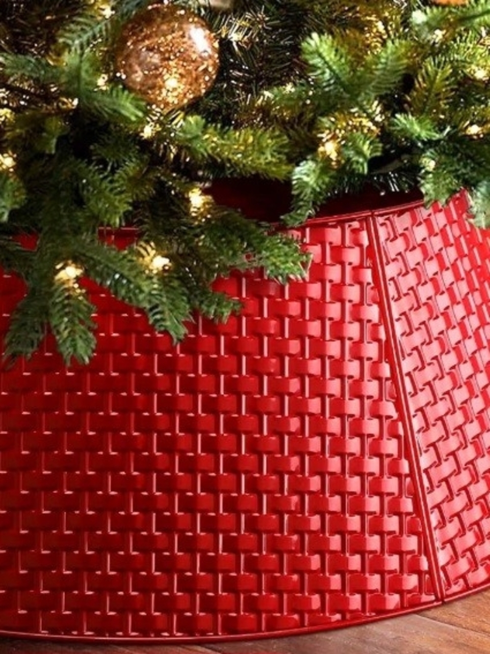 Red Woven-Texture Metal Tree Collar. 28 inches. NWT.
